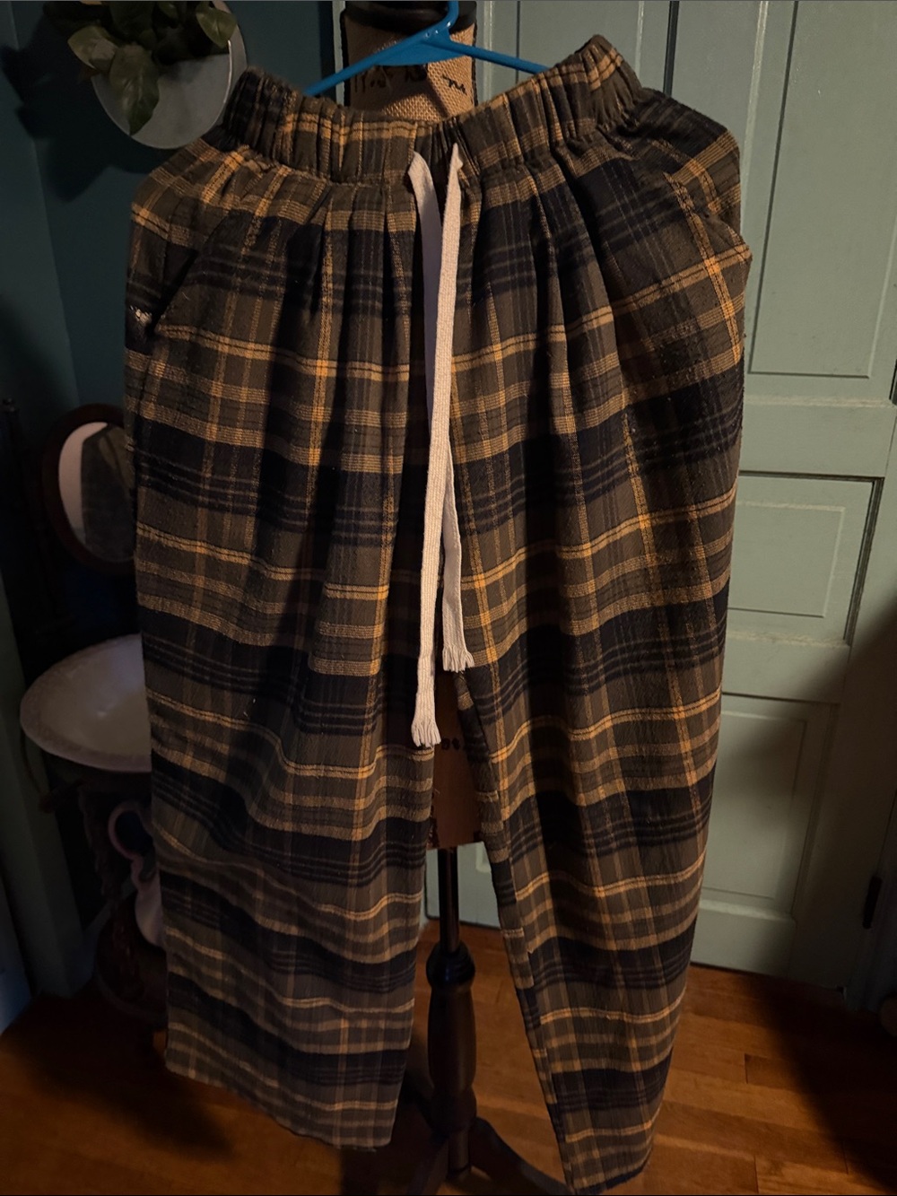 Wide Leg Plaid Drawstring Pants in Black and Brown